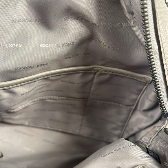 Michael Kors Rhea, elephant gray backpack bag with gunmetal zippers - Picture 6 of 14